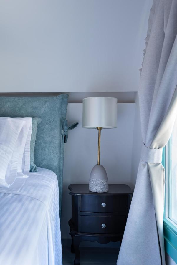 Santa Irina Luxury Sunny Lofts Hotel Perivolos  Bagian luar foto